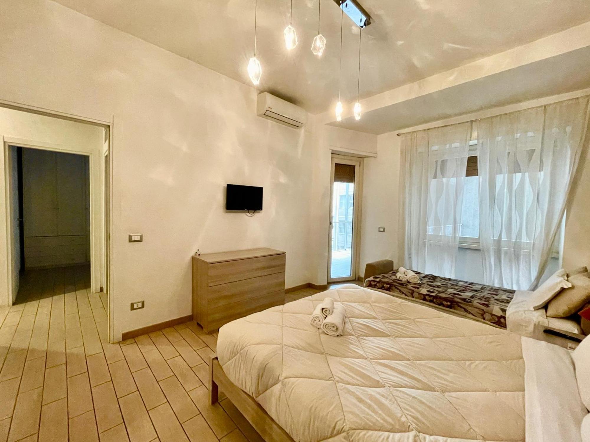 Domus Laterani By Jfm - Comfortable Apartment Big Terrace Colosseo Rom Eksteriør billede