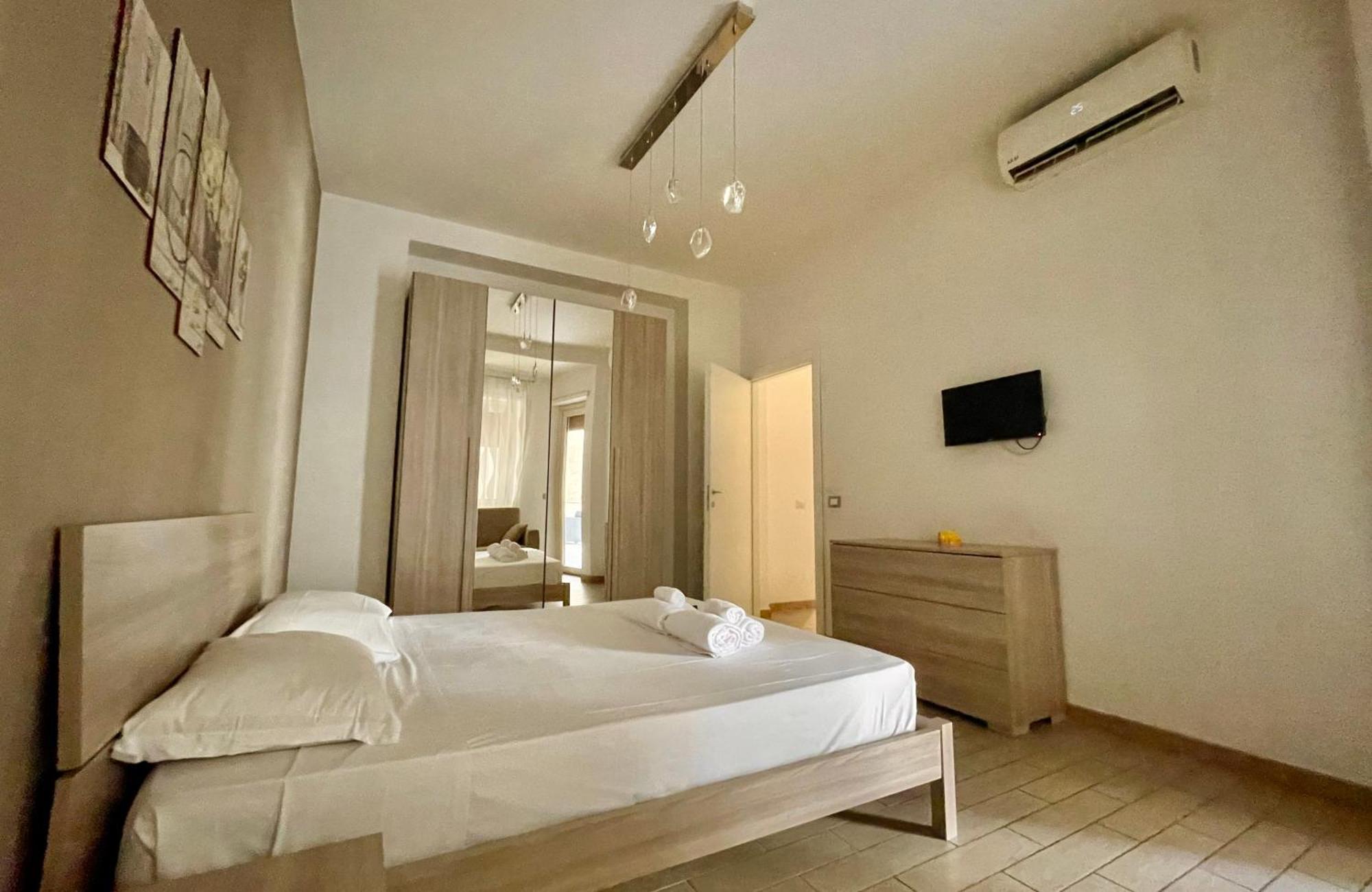 Domus Laterani By Jfm - Comfortable Apartment Big Terrace Colosseo Rom Eksteriør billede