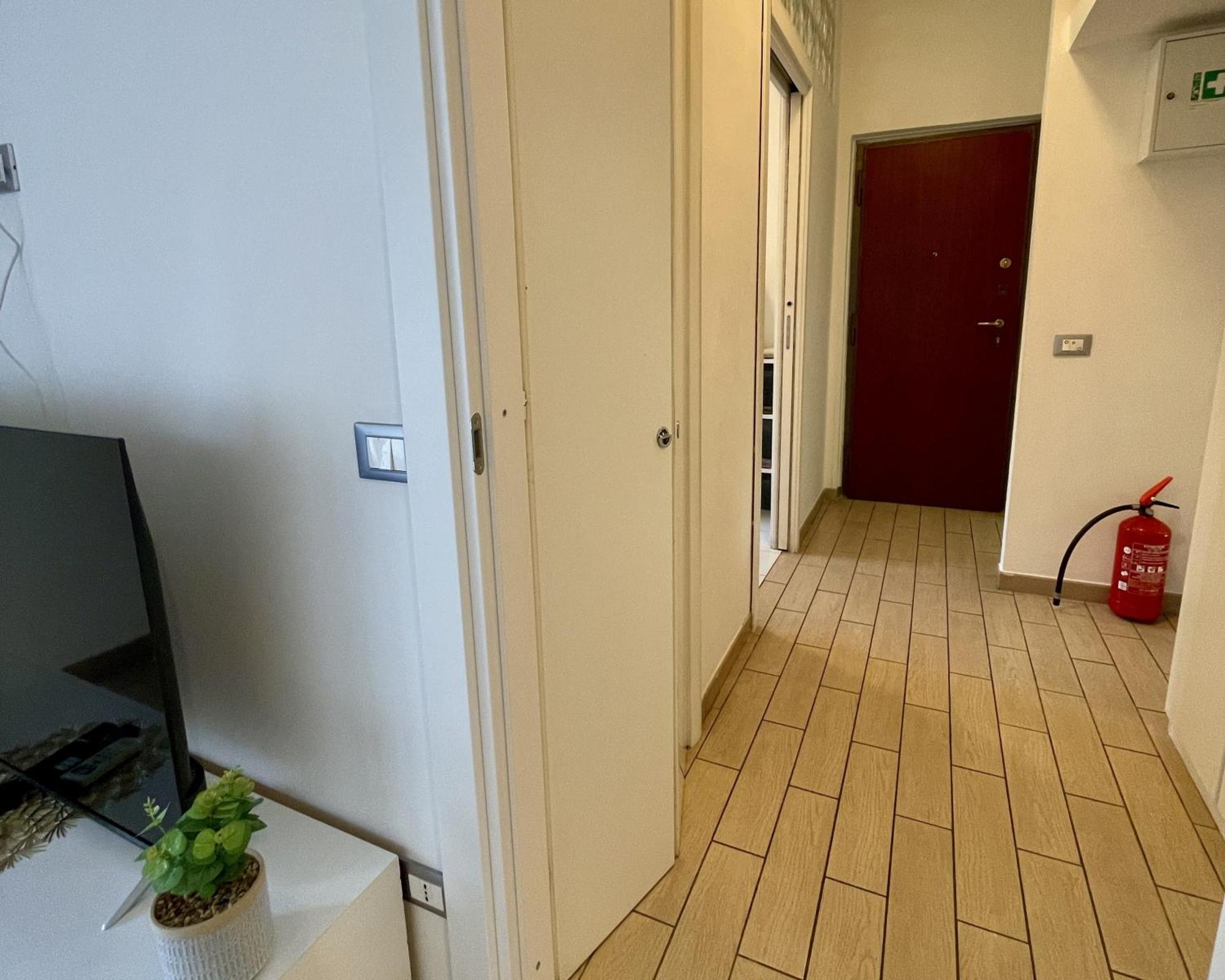 Domus Laterani By Jfm - Comfortable Apartment Big Terrace Colosseo Rom Eksteriør billede